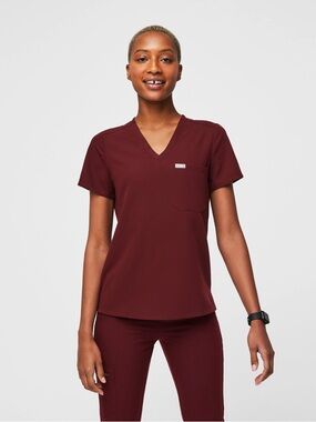 FIGS Burgundy Catarina One-Pocket Scrub Top Medium